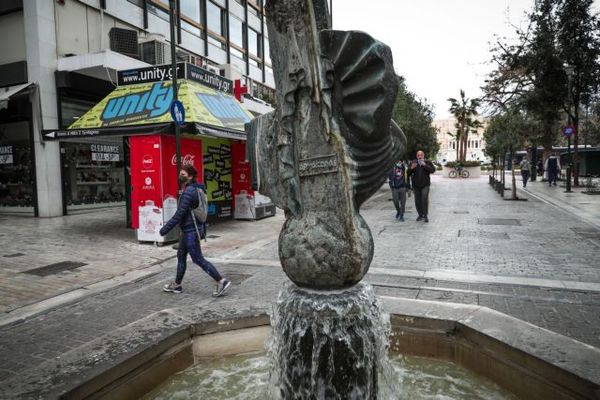 Στη δίνη της πανδημίας η χώρα- 1.626 νέα κρούσματα τα 834 στην Αττική