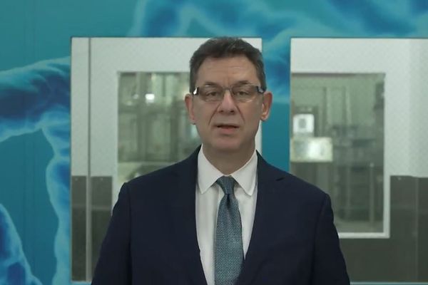 Μπουρλά (Pfizer): Θα χρειαστεί και τρίτη δόση εμβολίου…