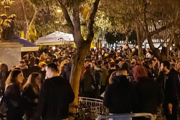Αγωνία για το αποτύπωμα των «κορωνοπάρτι»- Φόβοι για αύξηση των κρουσμάτων