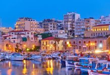 Η Ελλάδα ανοίγει τα σύνορα και για τους Αμερικανούς τουρίστες