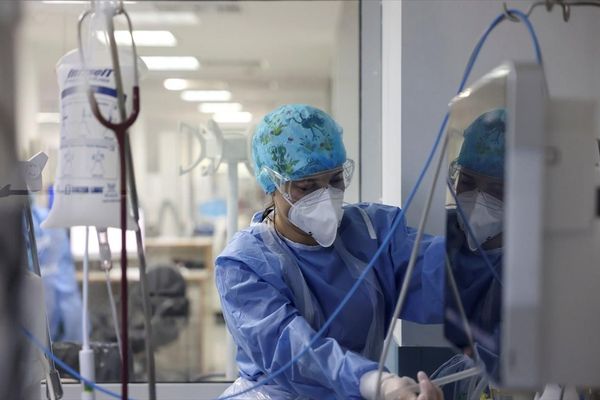 Στα 1.607 τα νέα κρούσματα- 847 στις ΜΕΘ