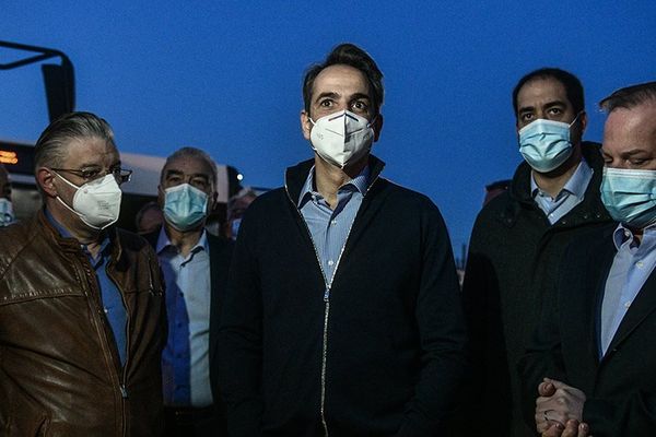 Στο αμαξοστάσιο της ΟΣΥ ξημερώματα ο Μητσοτάκης: 500 νέα λεωφορεία σε 18 μήνες