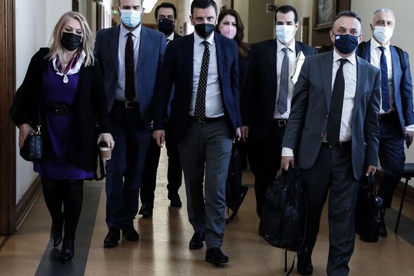 Προανακριτική - Αποκαλύψεις Τόμπρα για ΣΥΡΙΖΑ Channel: Κινδυνεύω αν μιλήσω, είδατε τι έπαθε ο Καραϊβάζ