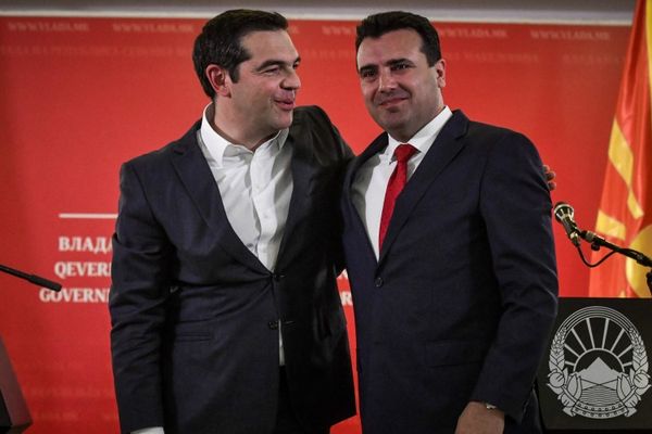 Ο Ζάεφ «υμνεί» τον Τσίπρα για την προστασία της «μακεδονικής ταυτότητας» των Σκοπιανών