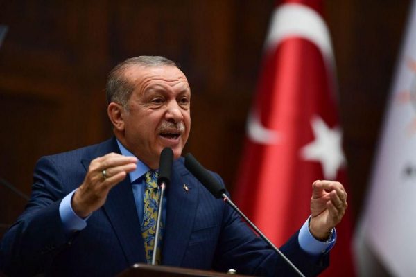 Τουρκία: Οι απειλές Ερντογάν για τη Συρία βυθίζουν τη λίρα σε ιστορικό χαμηλό