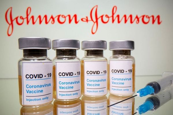 Καθολικός εμβολιασμός των νησιών με Johnson & Johnson