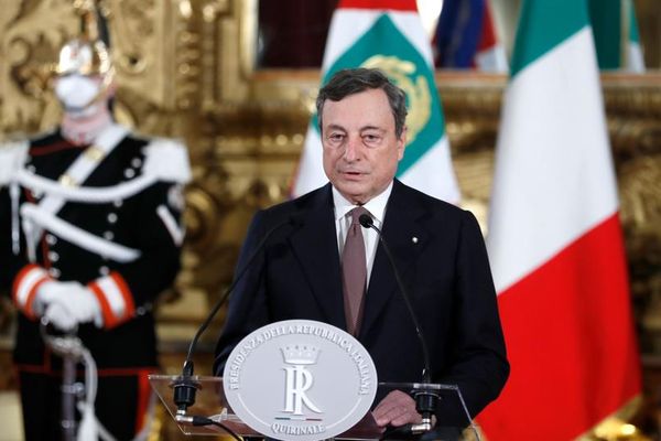 Ο Ντράγκι αποποιείται τον ετήσιο πρωθυπουργικό μισθό των 115.000 ευρώ