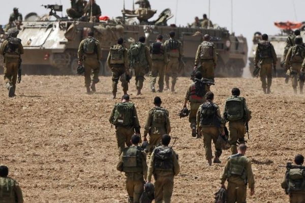 Χερσαία επέμβαση στη Γάζα ετοιμάζει το Ισραήλ-Βροχή από ρουκέτες από την Χαμάς