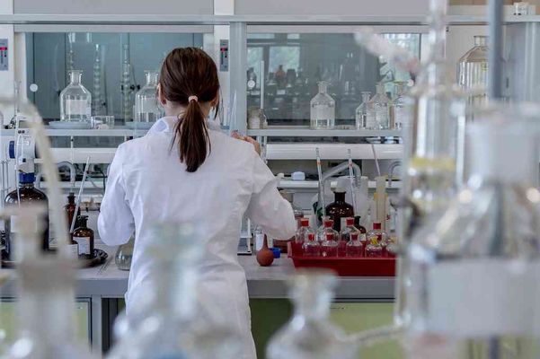 Κοντά στις 3.000 τα νέα κρούσματα- Αύξηση ιικού φορτίου 198% στα Χανιά