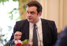 Πιερρακάκης: Φτάσαμε τα 4.000.000 εμβολιασμών στην χώρα μας