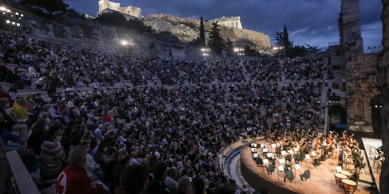 Πρεμιέρα για το Φεστιβάλ Αθηνών: Διψασμένο το κοινό, γέμισε το Ηρώδειο