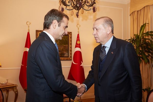 «Κόκκινο» τηλέφωνο με Μητσοτάκη θέλει ο Ερντογάν