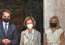 Τα έπη του ΣΥΡΙΖΑ – Το βασιλικό πραξικόπημα στο Τατόι, η ανθολογία της Σουλτάνας και ο αρχισκάουτερ Καρανίκας