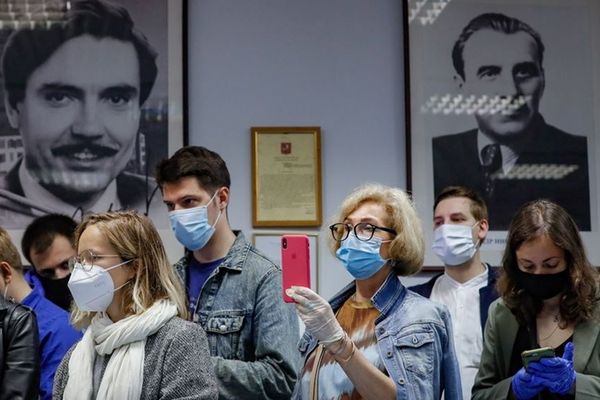 Ρωσία: 21.665 νέα κρούσματα και 619 θανάτους