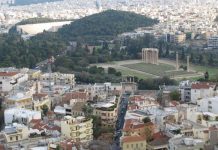 Πάνω από 2.000 τα κρούσματα – Αγωνία για το άνοιγμα των σχολείων