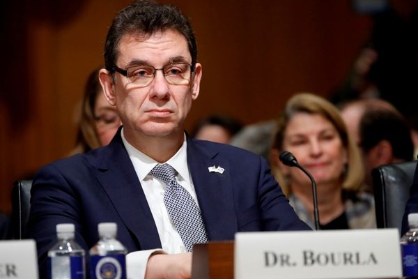 Μπουρλά: Δεν αποκλείεται να εμφανιστεί μετάλλαξη «ανθεκτική» στα εμβόλια