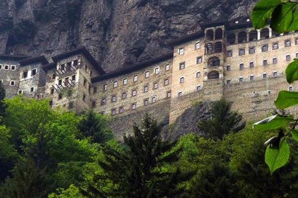 Ο οικουμενικός πατριάρχης τέλεσε την Θεία Λειτουργία στην Παναγία Σουμελά