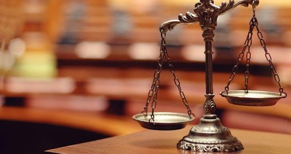 Δίωξη στους "Έλληνες αυτόχθονες ιθαγενείς" για fake news για την COVID-19