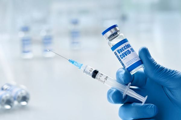 Τρεις μήνες μετά την ολοκλήρωση του εμβολιασμού η τρίτη δόση