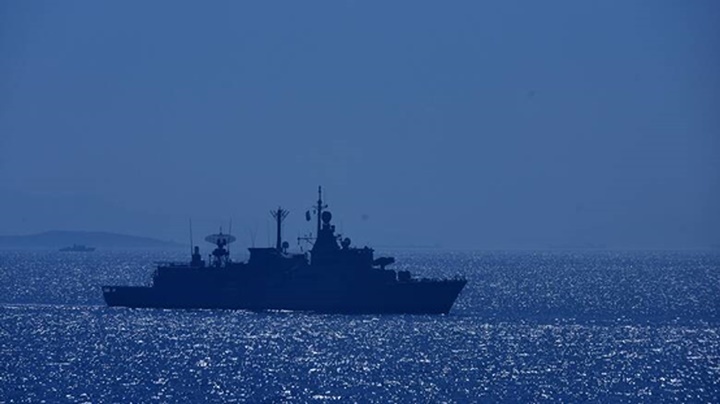 Προκλήσεις από Τουρκικές φρεγάτες ανοιχτά της Κρήτης - Διαψεύδει το ΓΕΕΘΑ ότι παραβίασαν τα χωρικά ύδατα