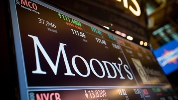 Moody’s: Ανάπτυξη 4,3% στην Ελλάδα το 2022 και μείωση του χρέους κατά 10,1%