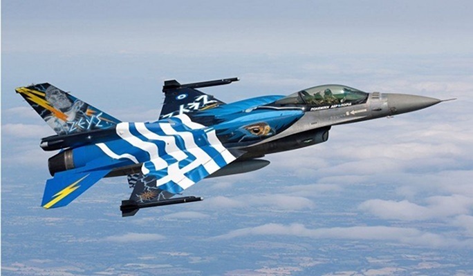 Συγκίνησε η στρατιωτική παρέλαση στη Θεσσαλονίκη -Το μήνυμα του πιλότου του F-16