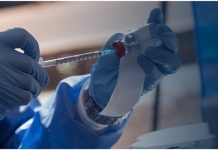 Χριστούγεννα αυστηρών περιορισμών για τους ανεμβολίαστους