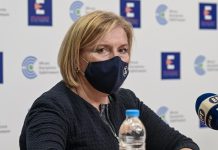 Δραματική έκκληση Γκαγκα: Εμβολιαστείτε χάσαμε τρεις εικοσάχρονους σε μια εβδομάδα