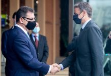 Μητσοτάκης στις εγκαταστάσεις της Pfizer: Επένδυση σταθμός για τη Θεσσαλονίκη την Ελλάδα