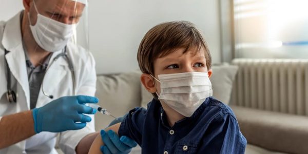 COVID-19: Το κρίσιμο 15νθήμερο - Πάνω από 10.000 παιδιά νόσησαν την τελευταία εβδομάδα
