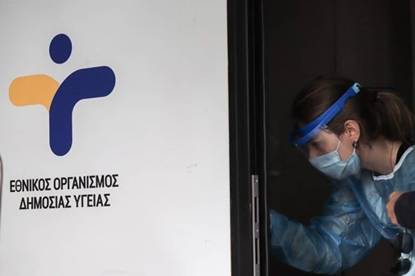 Αγωνία για την εξέλιξη της πανδημίας – Αυξάνονται και οι εμβολιασμένοι στις ΜΕΘ