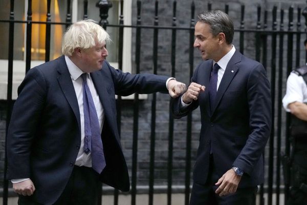 Θέμα επανένωσης των Γλυπτών του Παρθενώνα έθεσε ο Έλληνας πρωθυπουργός στον Μπόρις Τζόνσον