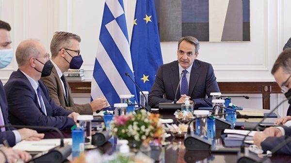 Μητσοτάκης Δύο δωρεάν self test - Το plan B για μέτρα με το νέο έτος