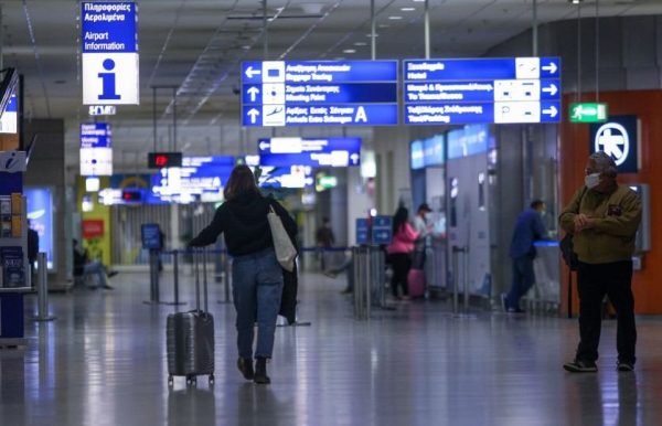 Με αρνητικό PCR τεστ οι όλοι ταξιδιώτες που εισέρχονται στην Ελλάδα- Και οι εμβολιασμένοι