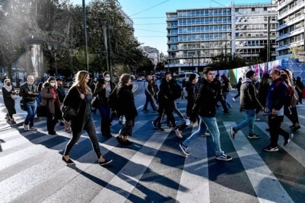 Έφτασαν τους 700 οι διασωληνωμένοι, 89 νεκροί, 6.260 νέα κρούσματα