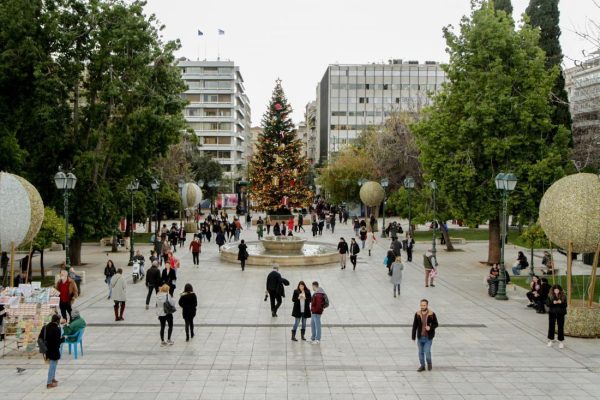 Έκρηξη με 3.433 νέα κρούσματα στην Αττική – 7.665 στην επικράτεια