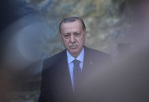 Τουρκία: Η λίρα κατρακυλά – Μείωση πληθωρισμού από 21% στο 4% υπόσχεται ο Ερντογάν