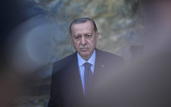 Τουρκία: Η λίρα κατρακυλά - Μείωση πληθωρισμού από 21% στο 4% υπόσχεται ο Ερντογάν