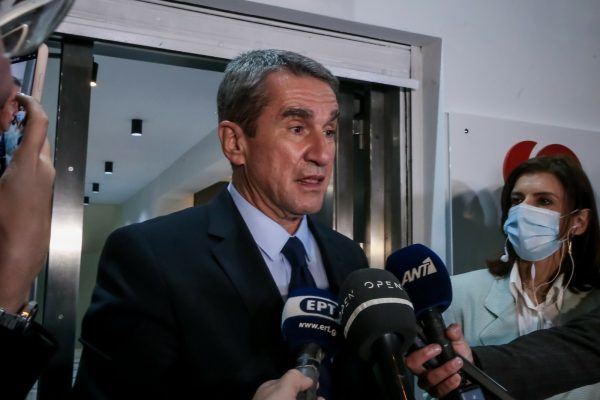 ΚΙΝΑΛ: Ο Λοβέρδος ψηφίζει Ανδρουλάκη στον δεύτερο γύρο των εκλογών
