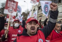 Χιλιάδες Τούρκοι διαδήλωσαν διαμαρτυρόμενοι για την κατάσταση στην οικονομία