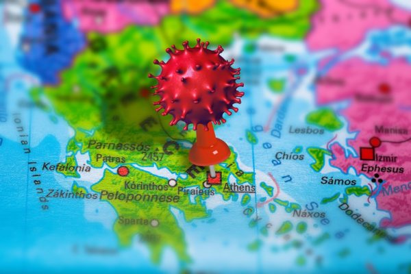 Πάνω από 33.000 κρούσματα σχεδόν 13.000 μόνο στην Αττική