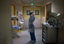 Στη δίνη της πανδημίας η χώρα – Πάνω από 30.000 νέα κρούσματα